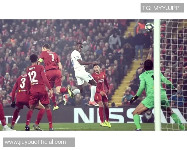 欧冠激战：AC米兰与切尔西互交白卷全场沸腾瞬间回顾